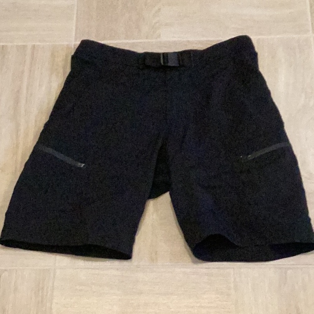 Arc’Teryx Black shorts with zipper pockets